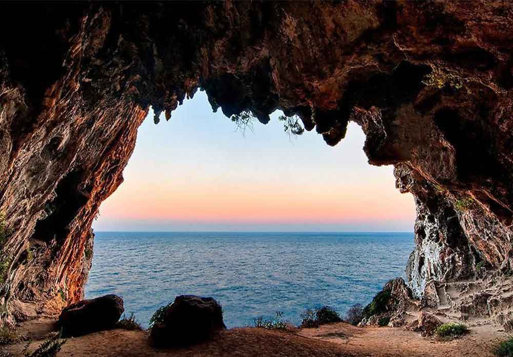 Trekking-Grotte-delle-Cipolliane